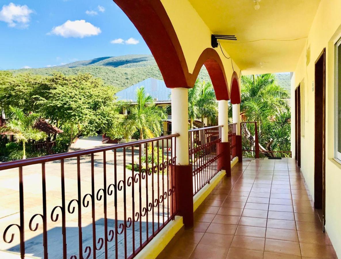 Hotel Y Restaurante Villas Del Sol Jalpan Luaran gambar